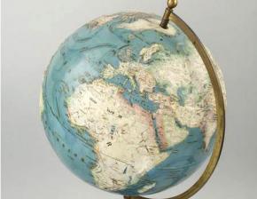 Globe terrestre en relief / trad. par J. Corona Bustamante 