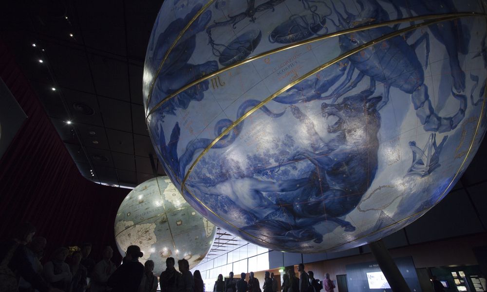 Globes terrestres, célestes et planétaires de fabrication artisanale  française. - Litavis