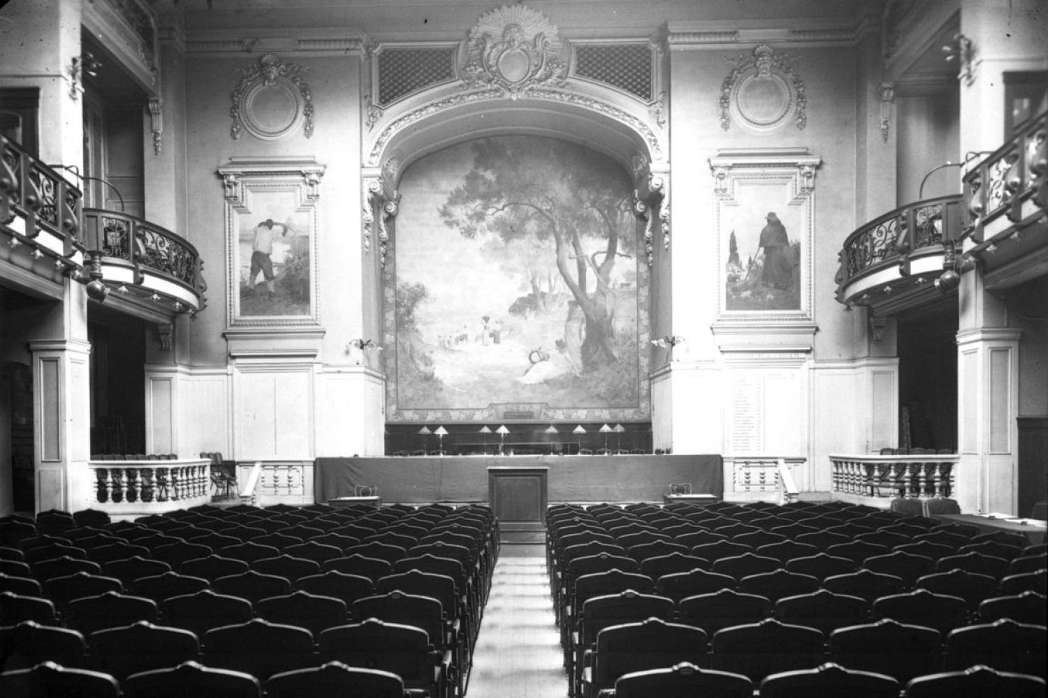 Salle de spectacle de la société des agriculteurs de France, agence Rol; 1913  -  - Agence Rol. Agence photographique (commanditaire) 