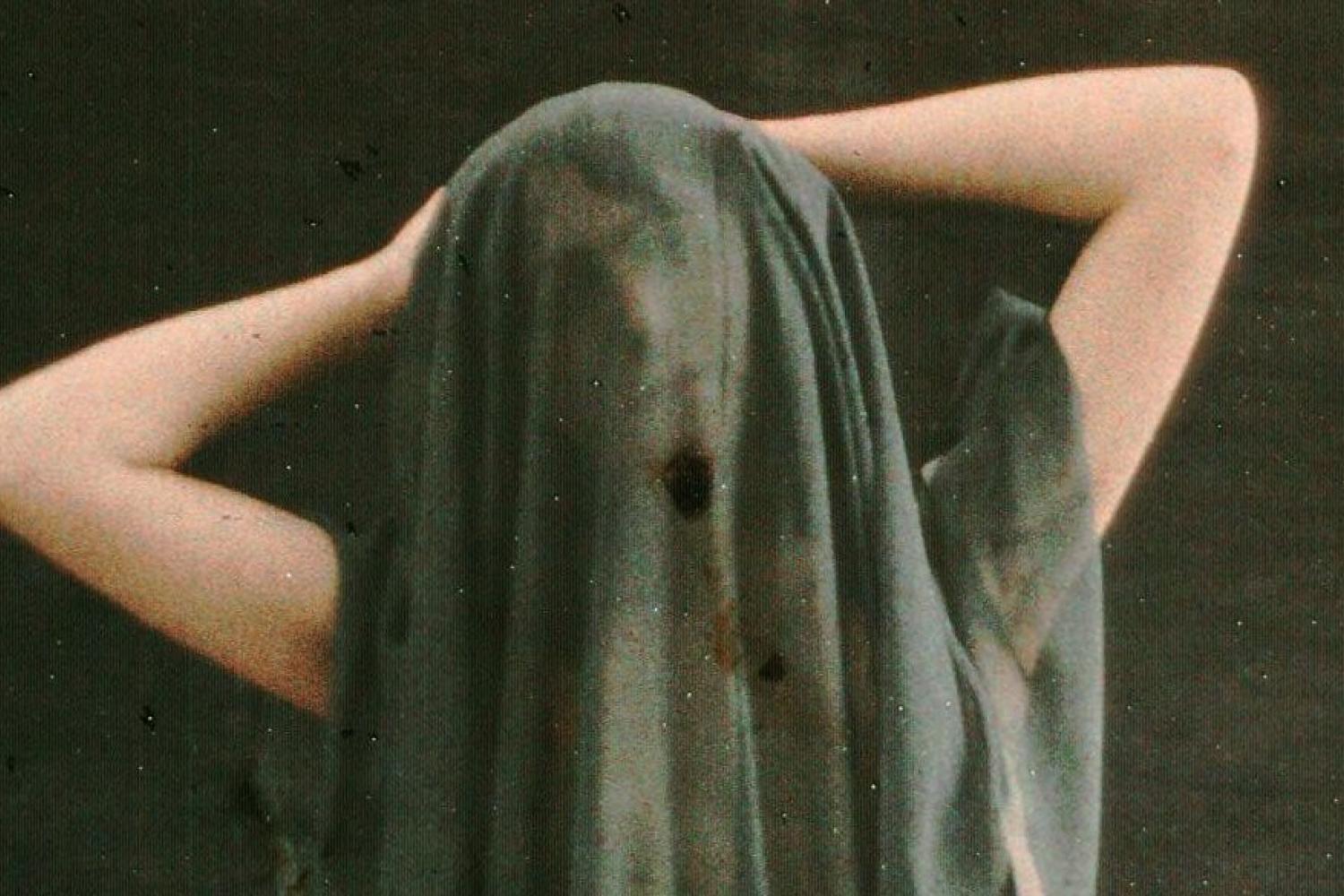Nu féminin debout drapé d'un voile bleu, Robert Demachy - - BnF, Réserve des livre rares