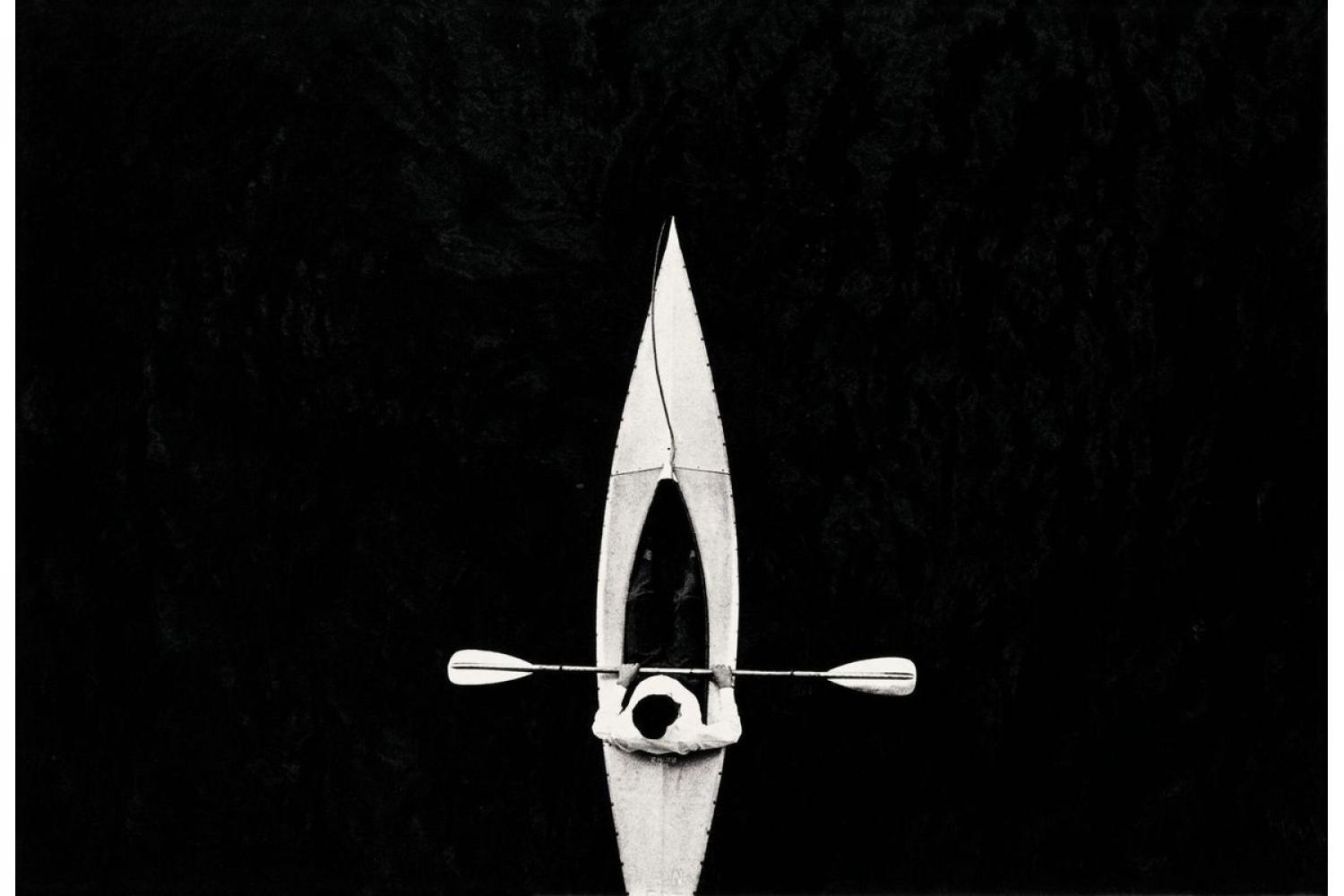 Ray K. Metzker, Kayak, Frankfurt - 1961 - © Estate of Ray K. Metzker, Courtesy Howard Greenberg Gallery, New York 