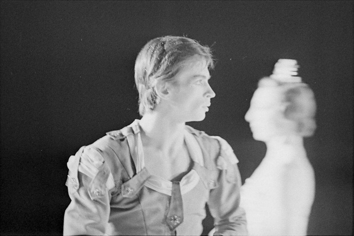 Rudolf Noureev – Tournée à 4 danseurs - 1962 - © Photographie / Roger Pic – BnF, département Arts du spectacle