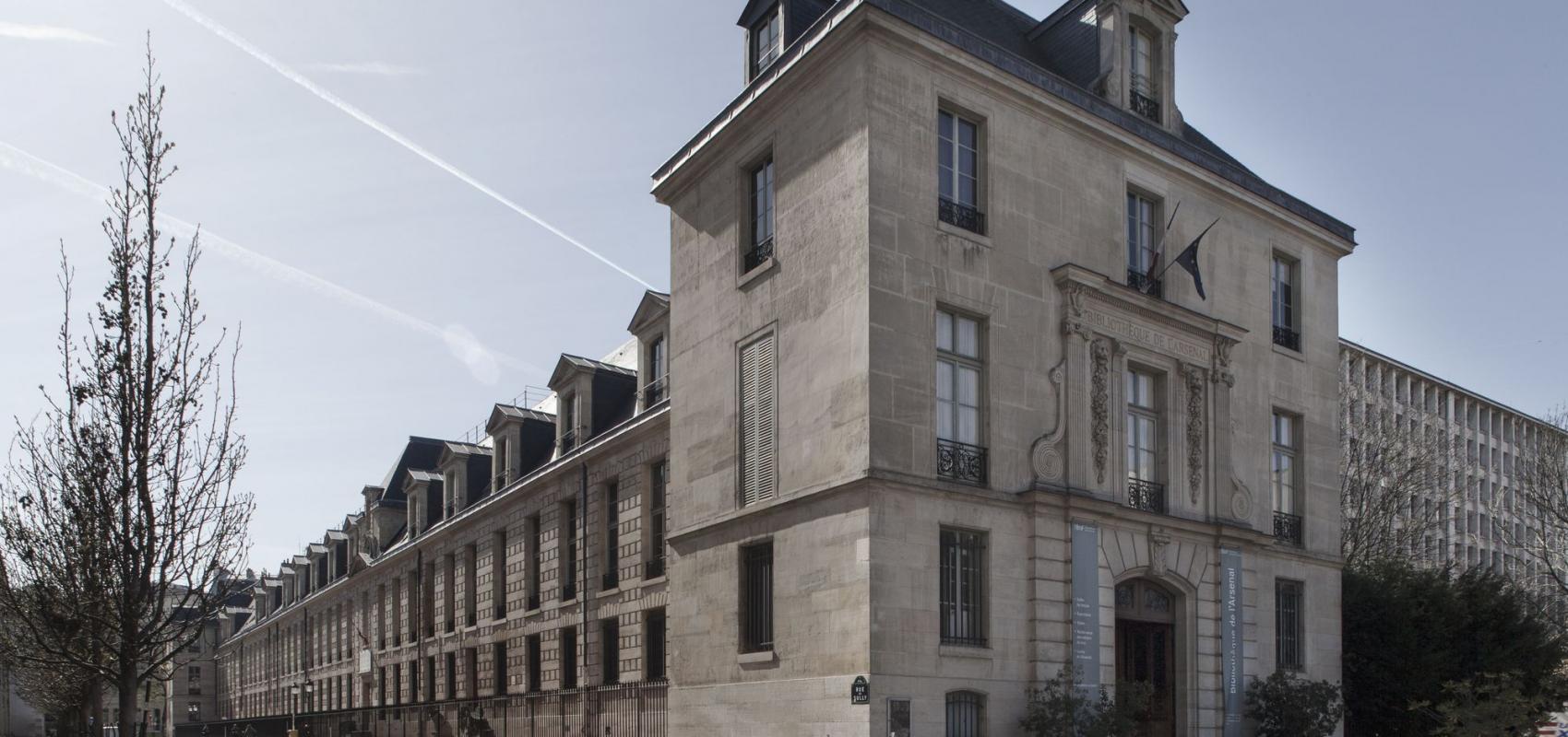 La Bibliothèque de l’Arsenal, avec la rue de Sully, la place du Père Teilhard de Chardin et le projet Mixité boulevard Morland -  - ©Thierry Ardouin/Tendance Floue - BnF