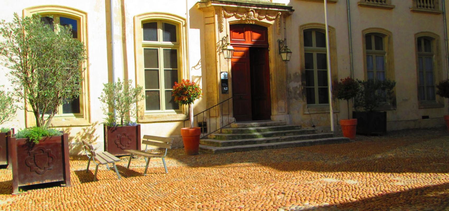Maison Jean Vilar - - BnF