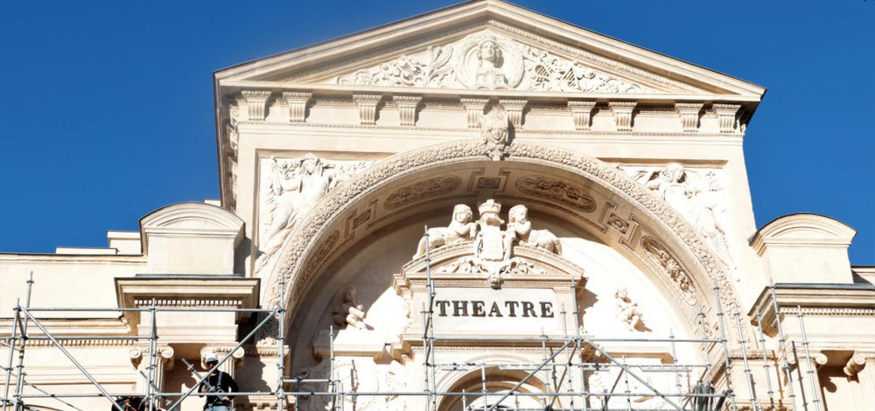 Montage de la « Forêt de fer » – Théâtre d'Avignon -  - © Marc Andrieu