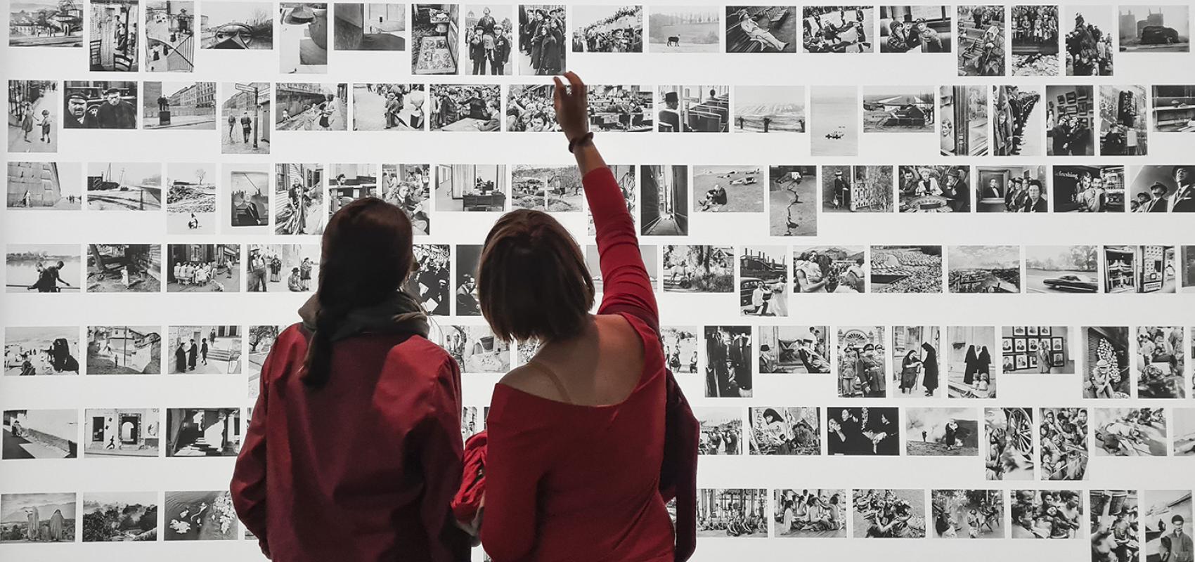 Vue de l'exposition Henri Cartier-Bresson. Le Grand Jeu - 2021 - © Béatrice Lucchese / BnF