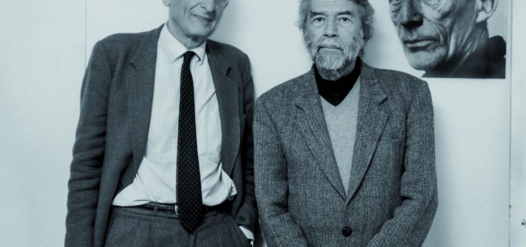 Jerome Lindon et Alain Robbe-Grillet devant un portrait de Samuel Beckett© Despatin et Gobeli - - Jerome Lindon et Alain Robbe-Grillet devant un portrait de Samuel Beckett© Despatin et Gobeli
