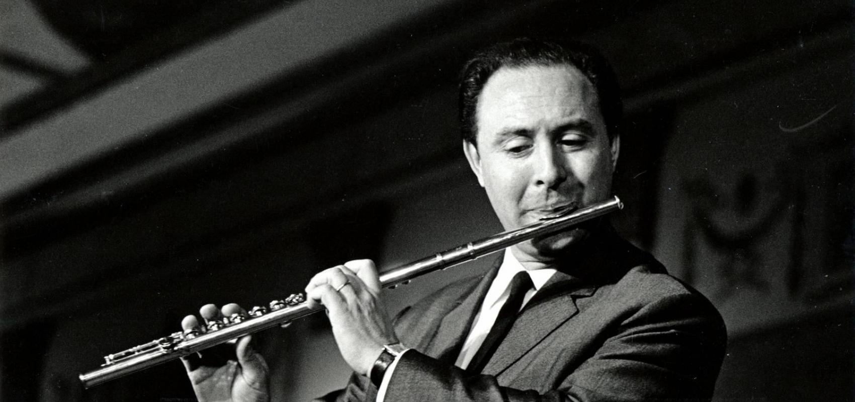 Le flûtiste Jean-Pierre Rampal en 1965 - - © André le Coz / Bridgeman Images