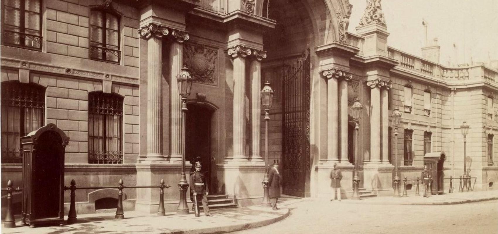 Ancien hôtel du Comte d'Évreux - 1718 : Palais de l'Élysée : (8e arr.) - Faubourg Saint Honoré. Photographie d'Eugène Atget -  - BnF, département Estampes et photographie