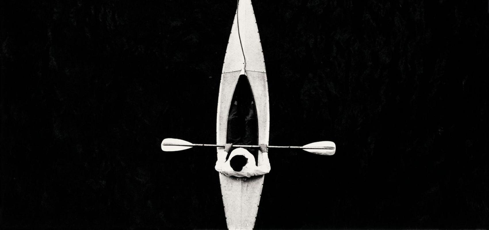 Ray K. Metzker, Kayak, Frankfurt - 1961 - © Estate of Ray K. Metzker, Courtesy Howard Greenberg Gallery, New York 