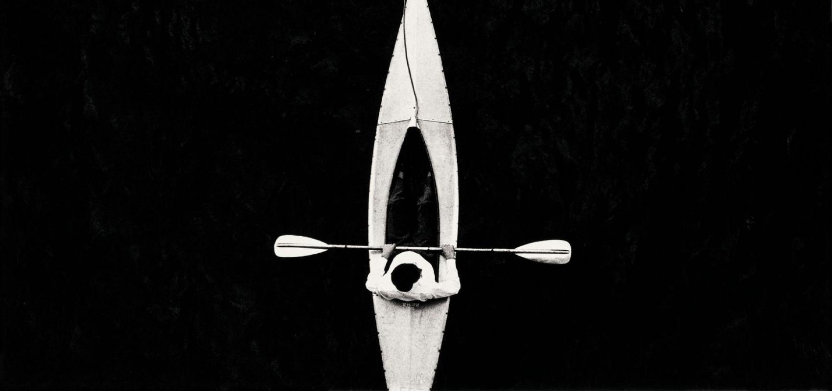 Ray K. Metzker, Kayak, Frankfurt - 1961 - © Estate of Ray K. Metzker, Courtesy Howard Greenberg Gallery, New York