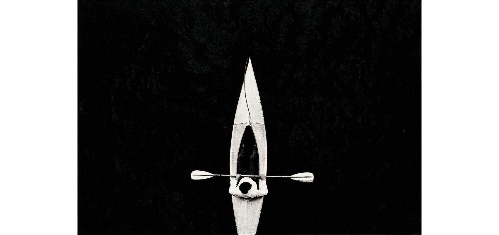 Ray K. Metzker, Kayak, Frankfurt - 1961 - © Estate of Ray K. Metzker, Courtesy Howard Greenberg Gallery, New York 