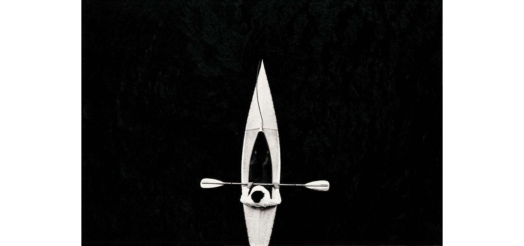 Ray K. Metzker, Kayak, Frankfurt - 1961 - © Estate of Ray K. Metzker, Courtesy Howard Greenberg Gallery, New York