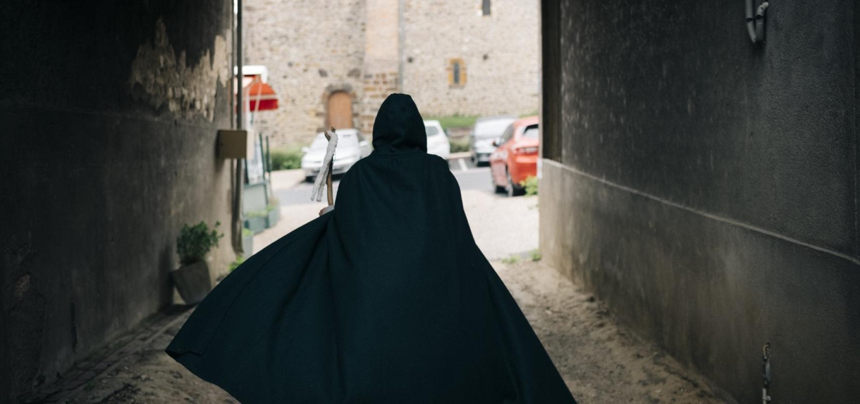 Sophie, sorcière Wicca dans le Cher. Série « France Magique » - - © Cyril Abad - Inland Stories / Grande commande photojournalisme
