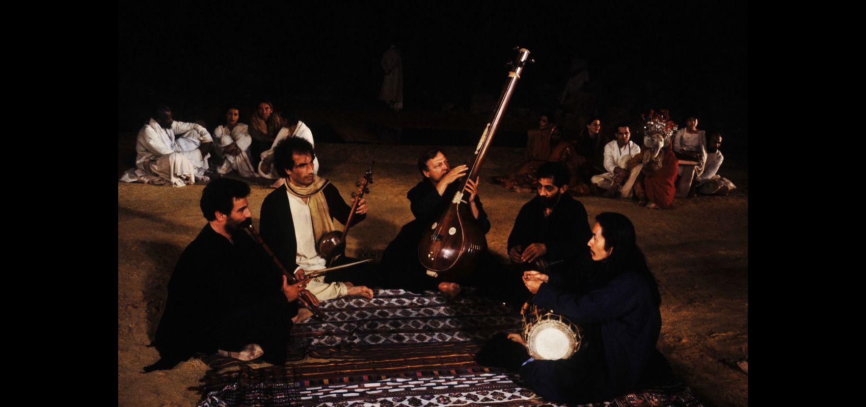 « Le Mahabharata », mise en scène de Peter Brook - 1985, Avignon - © Photographie Daniel Cande | BnF département des Arts du spectacle