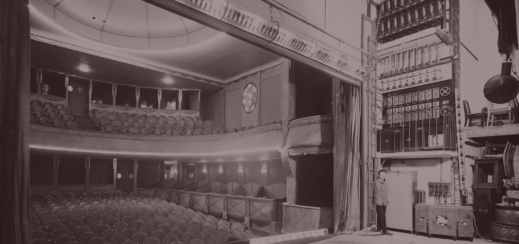 Théâtre de l'Avenue à Paris. Scène et salle - - BnF, département des Arts du spectacle. 4-PLA-20