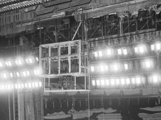 Éclairage scénique du Théâtre du Châtelet : lanternes d’horizon et appareils à nuages