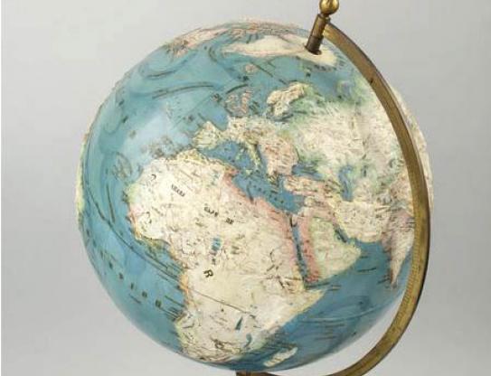 Globe terrestre en relief