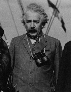 Les mécanos de la Générale : Einstein, 100 ans de relativité générale - Bibliographie [Septembre 2015] (FR - PDF - 72.82 Ko)
